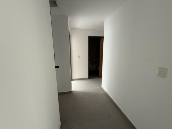 584